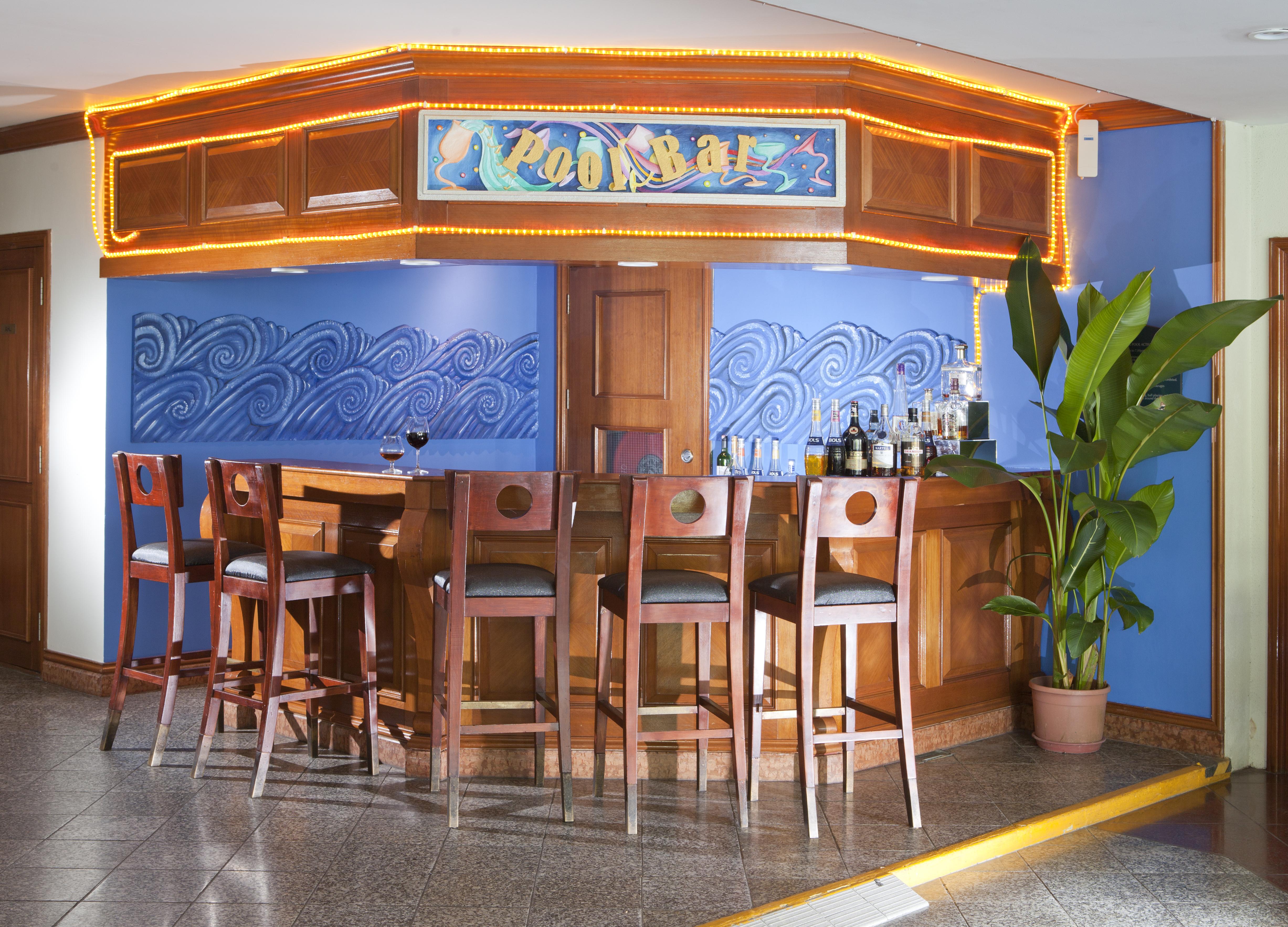 Dorsett Grand Labuan Hotel Bagian luar foto