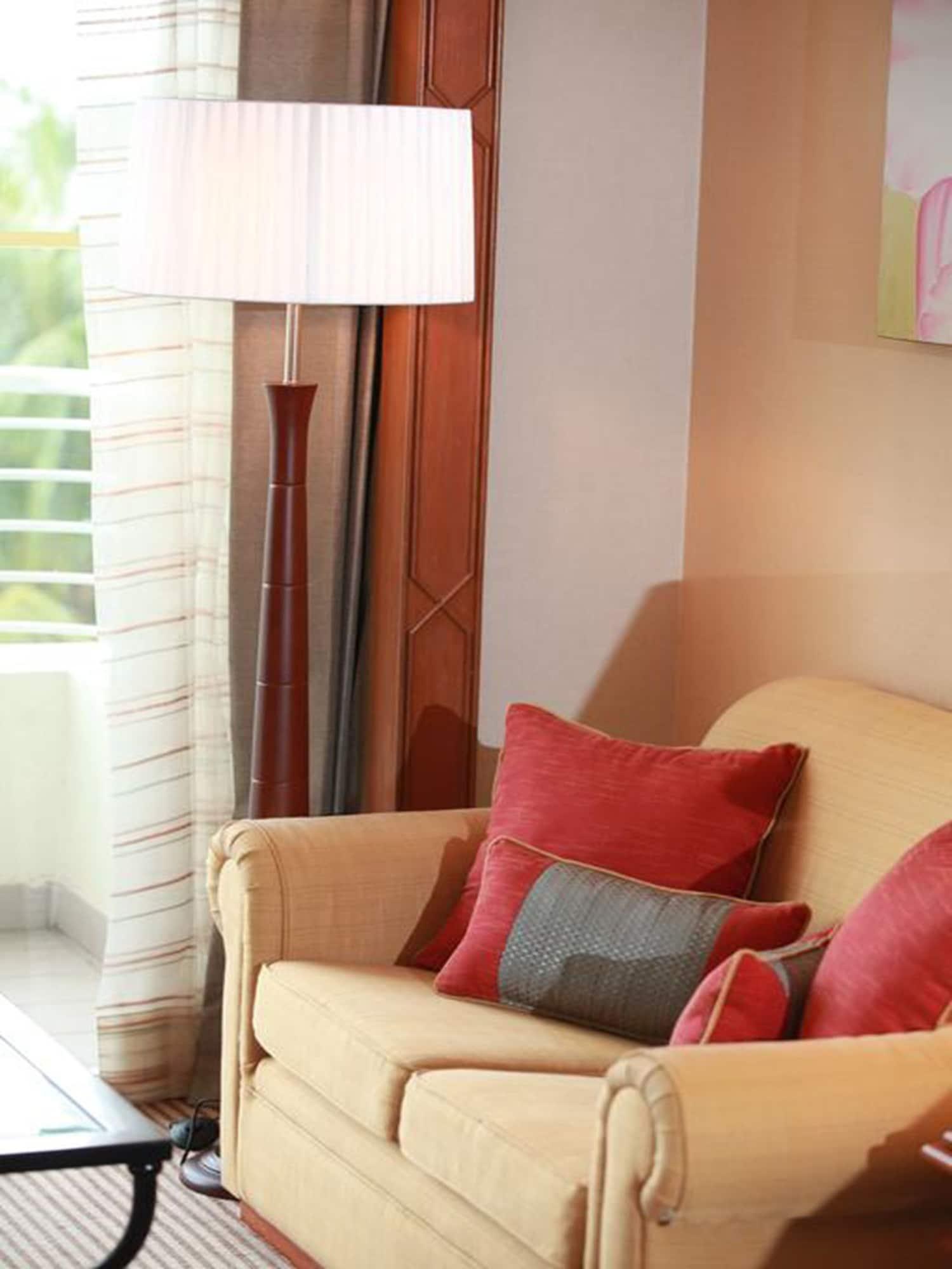 Dorsett Grand Labuan Hotel Bagian luar foto