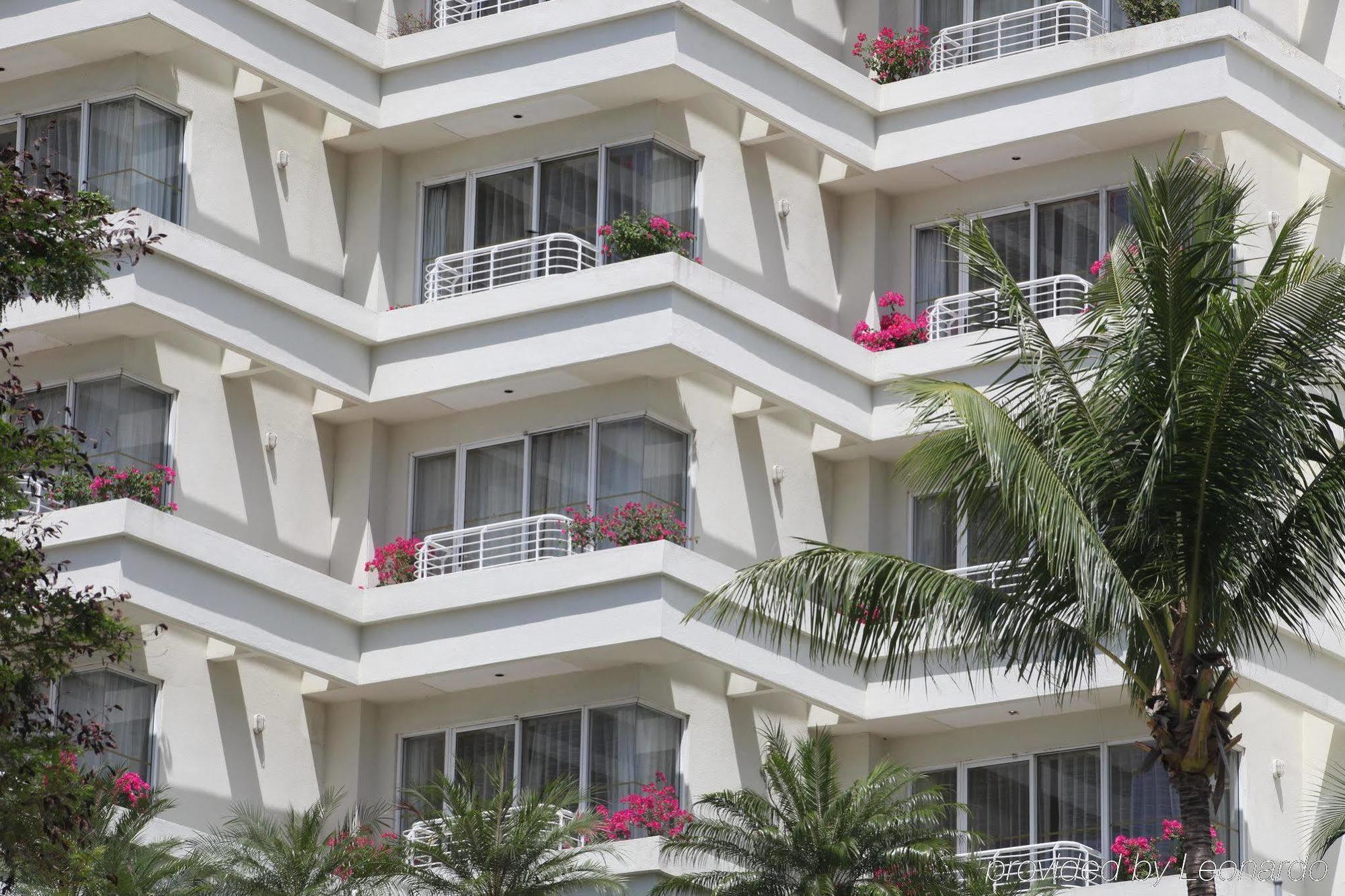Dorsett Grand Labuan Hotel Bagian luar foto