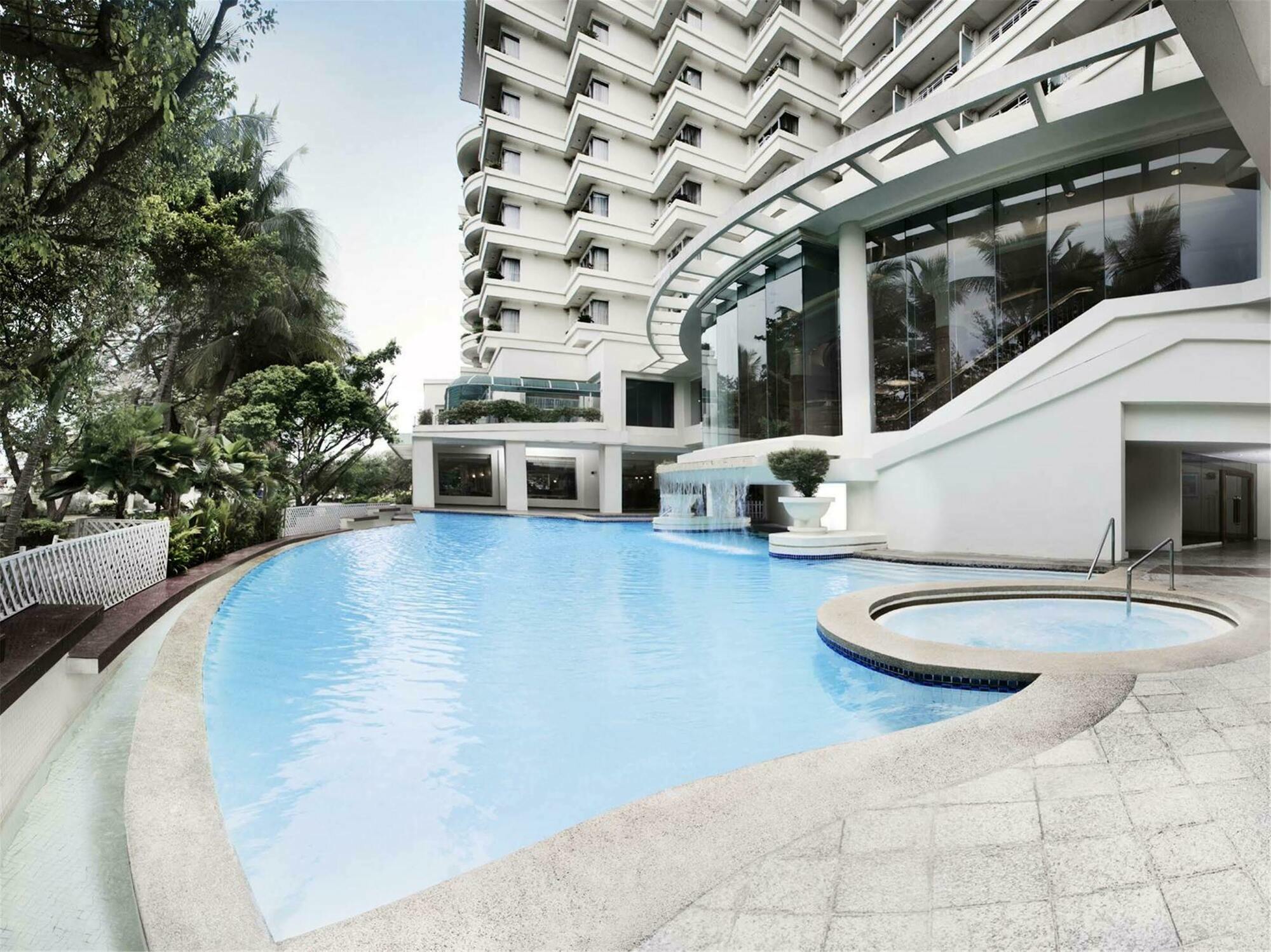 Dorsett Grand Labuan Hotel Bagian luar foto